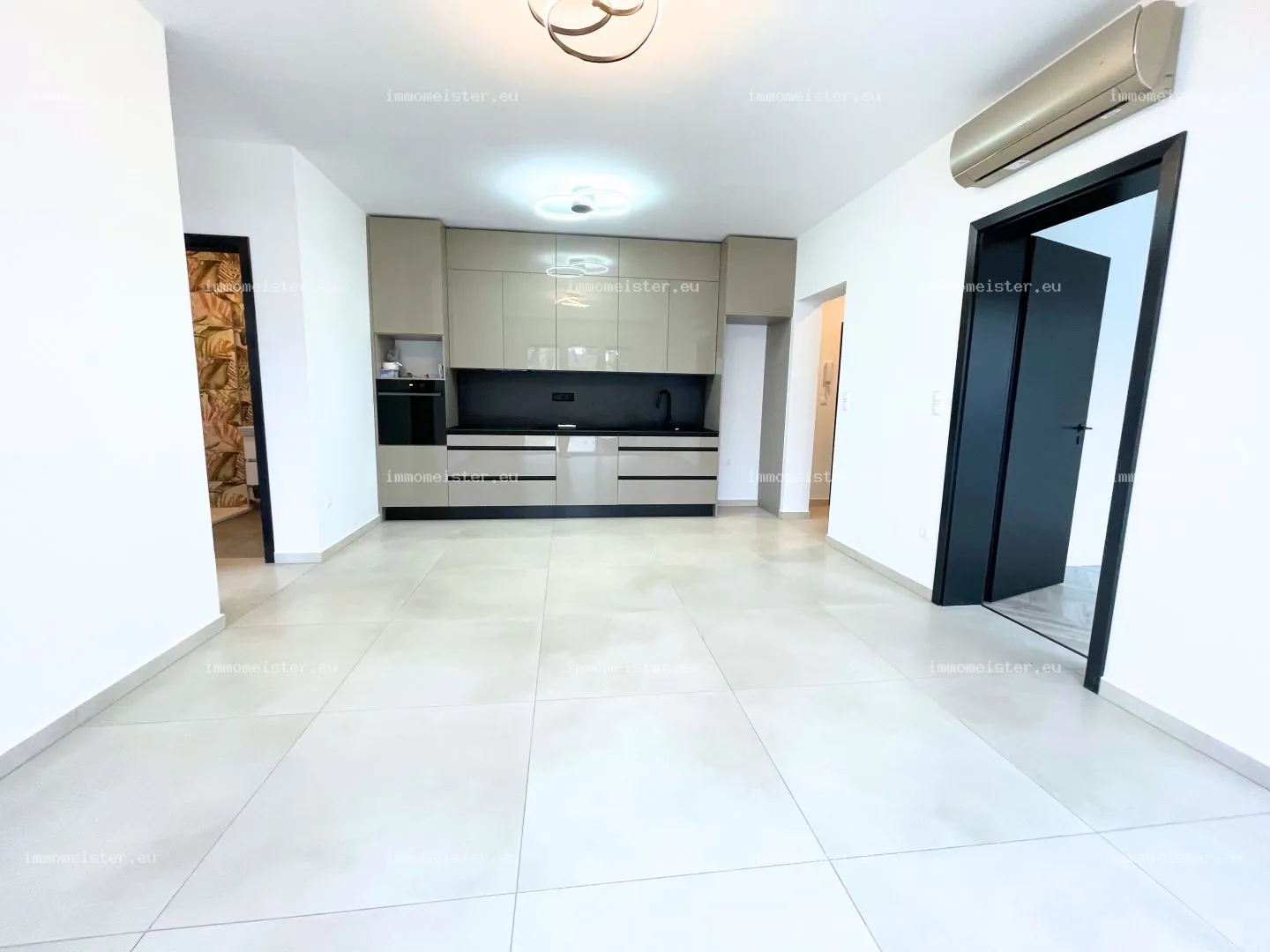 Kiadó 56 m2 tégla lakás, Győr