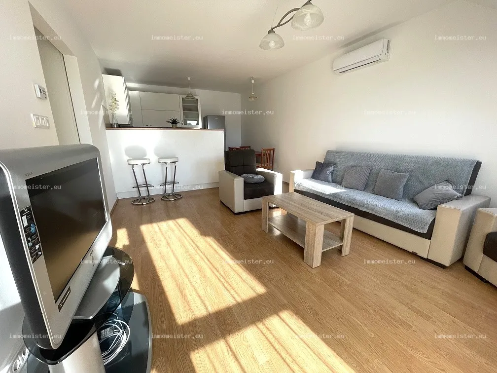 Kiadó 60 m2 tégla lakás, Győr