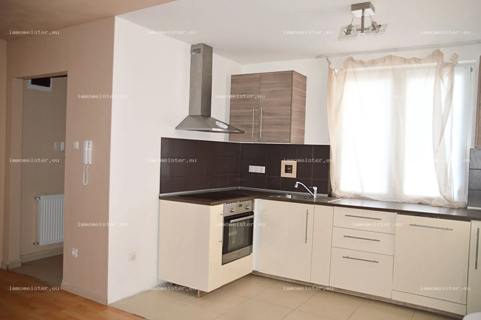 Kiadó 90 m2 tégla lakás, Győr