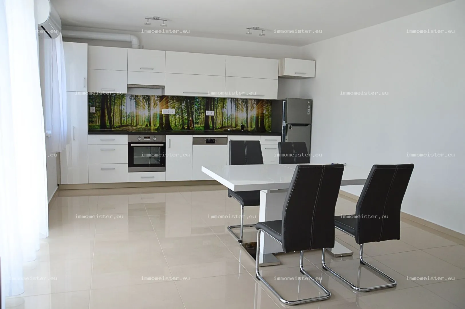 Kiadó 66 m2 tégla lakás, Győr