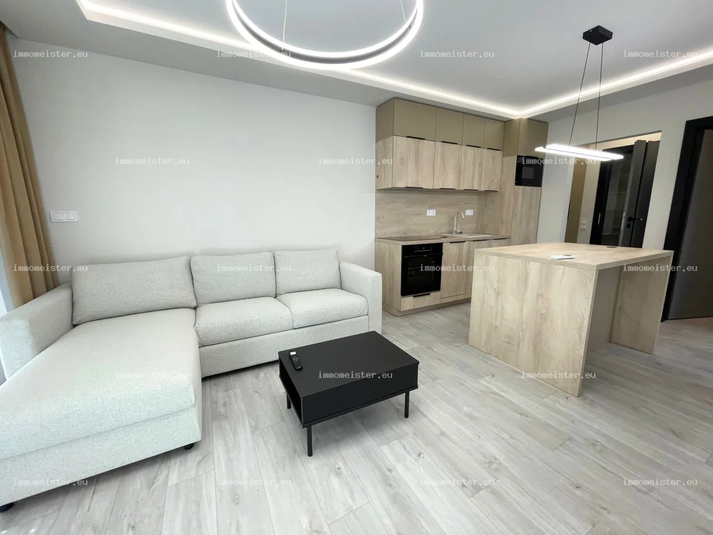 Kiadó 45 m2 tégla lakás, Győr