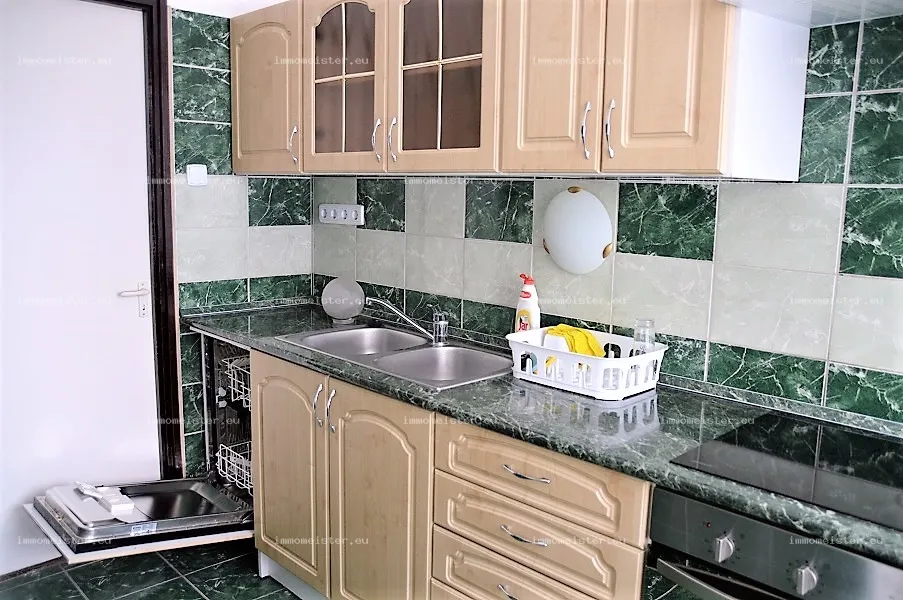 Eladó 220 m2 családi ház, Győr