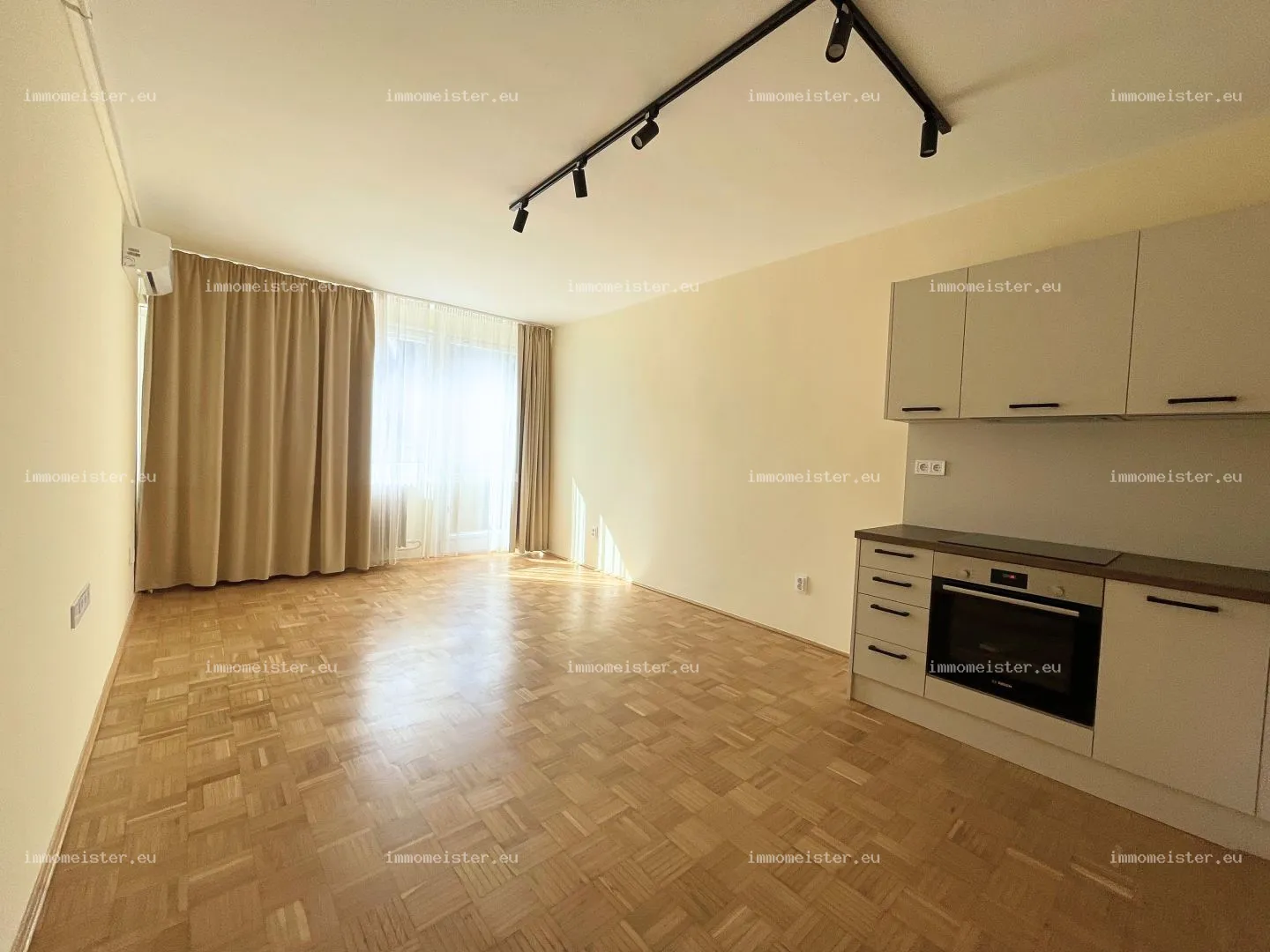 Eladó 54 m2 tégla lakás, Győr