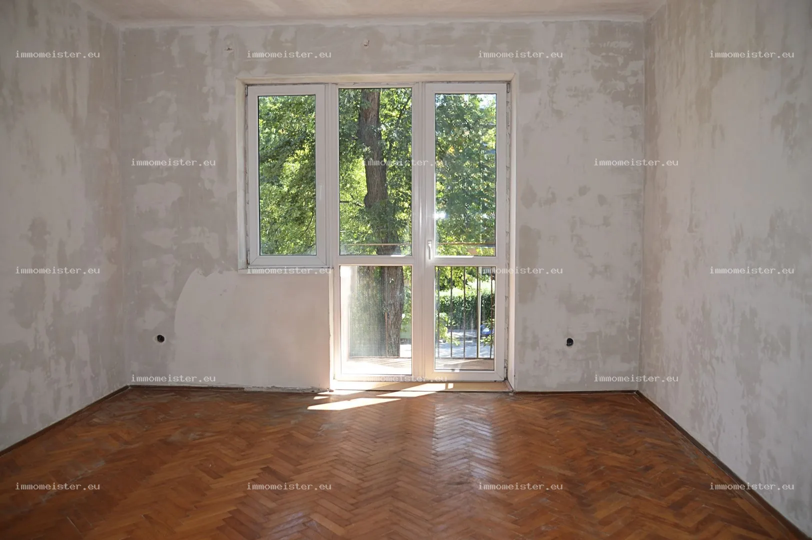 Eladó 33 m2 tégla lakás, Győr