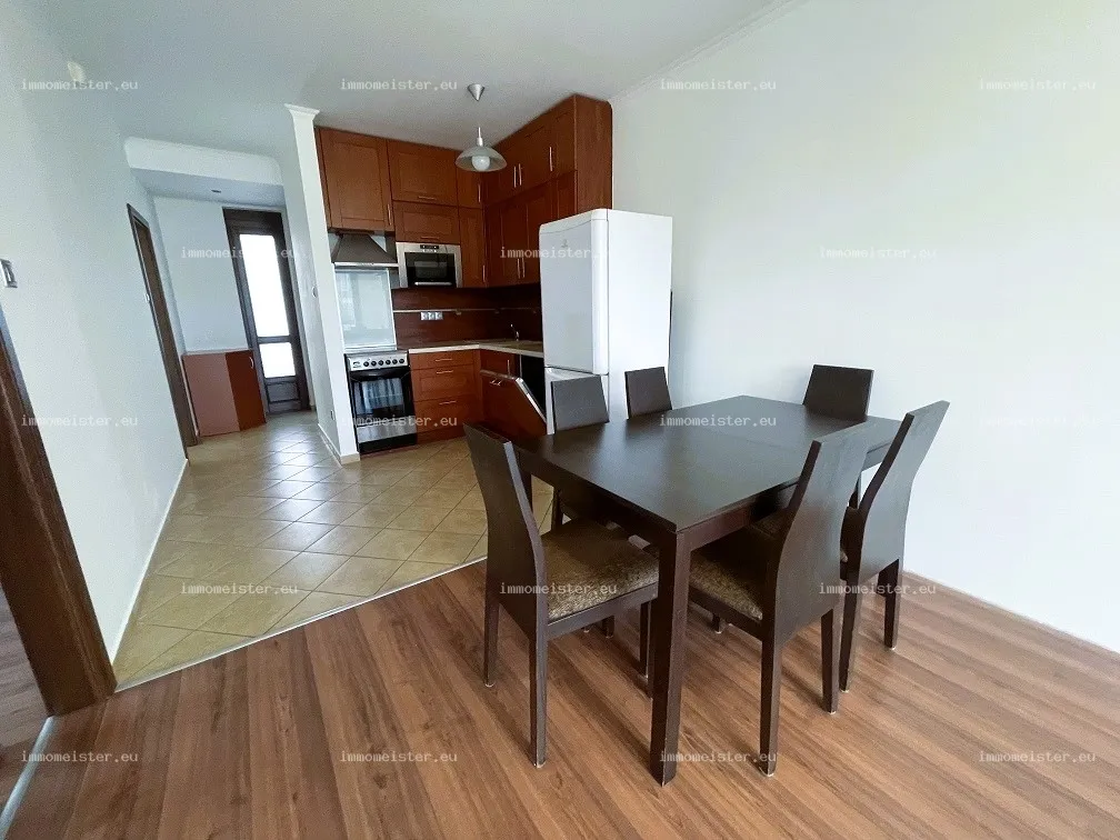 Kiadó 60 m2 tégla lakás, Győr
