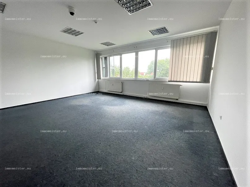 Büro zu vermieten in Győr
