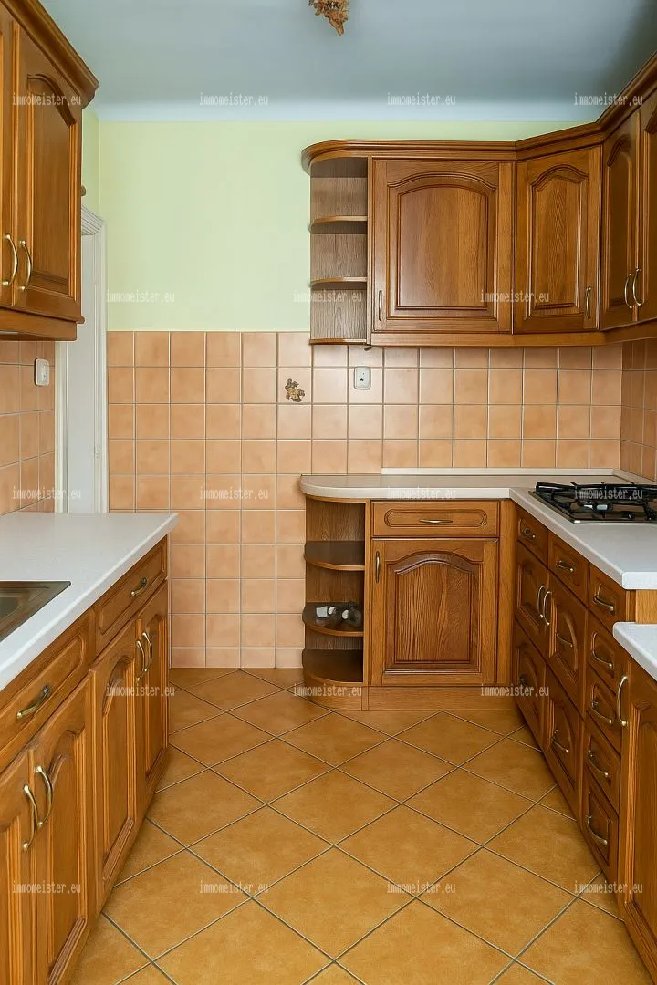 Eladó 153 m2 családi ház, Győrújbarát