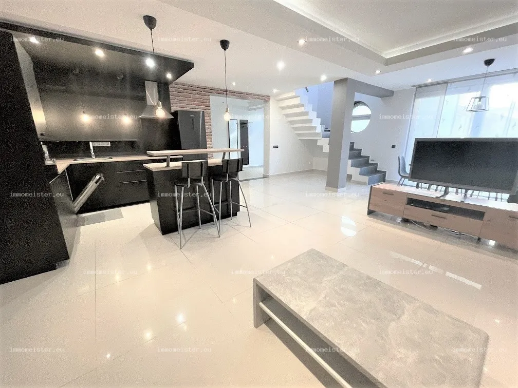 Kiadó 121 m2 tégla lakás, Győr