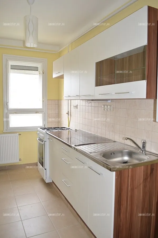 Eladó 48 m2 tégla lakás, Győr