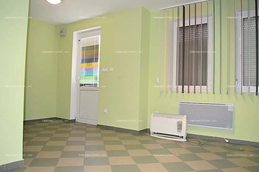 Eladó 21 m2 üzlethelyiség, Győr