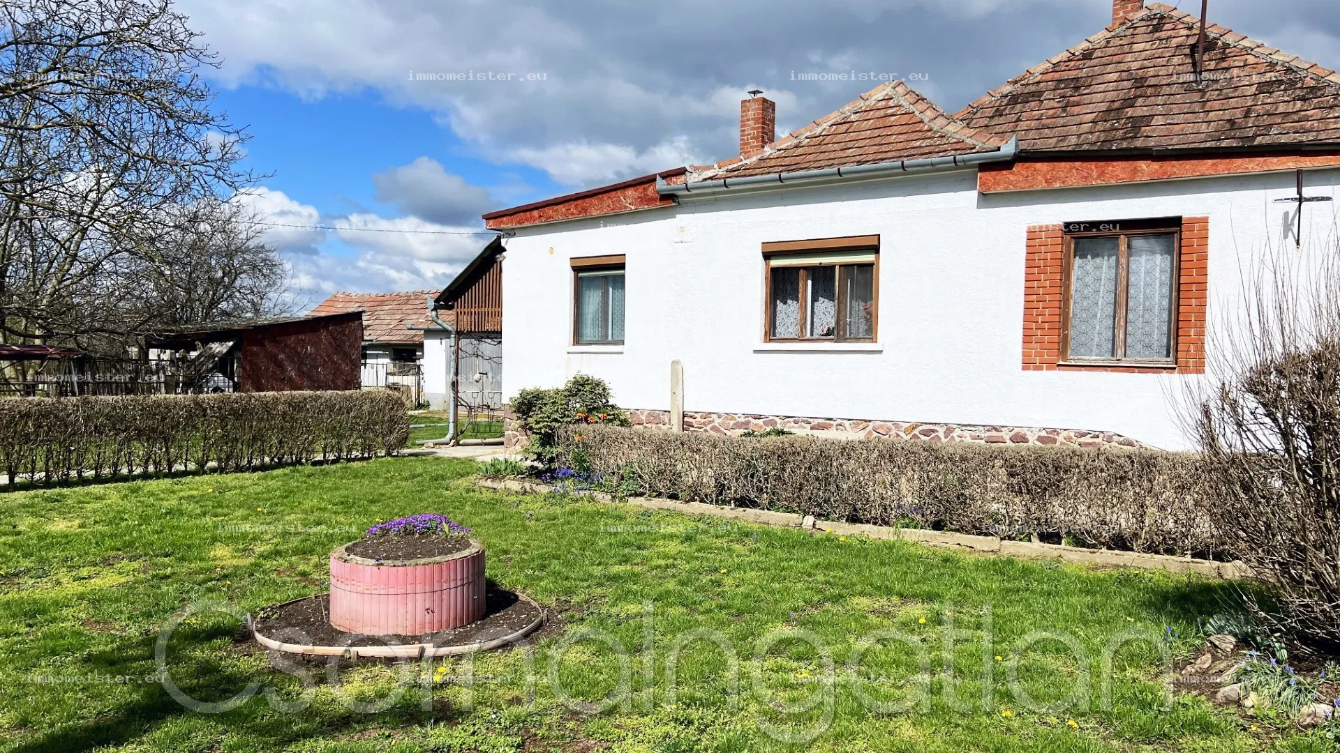 Haus zu Verkauf in Bogyoszló