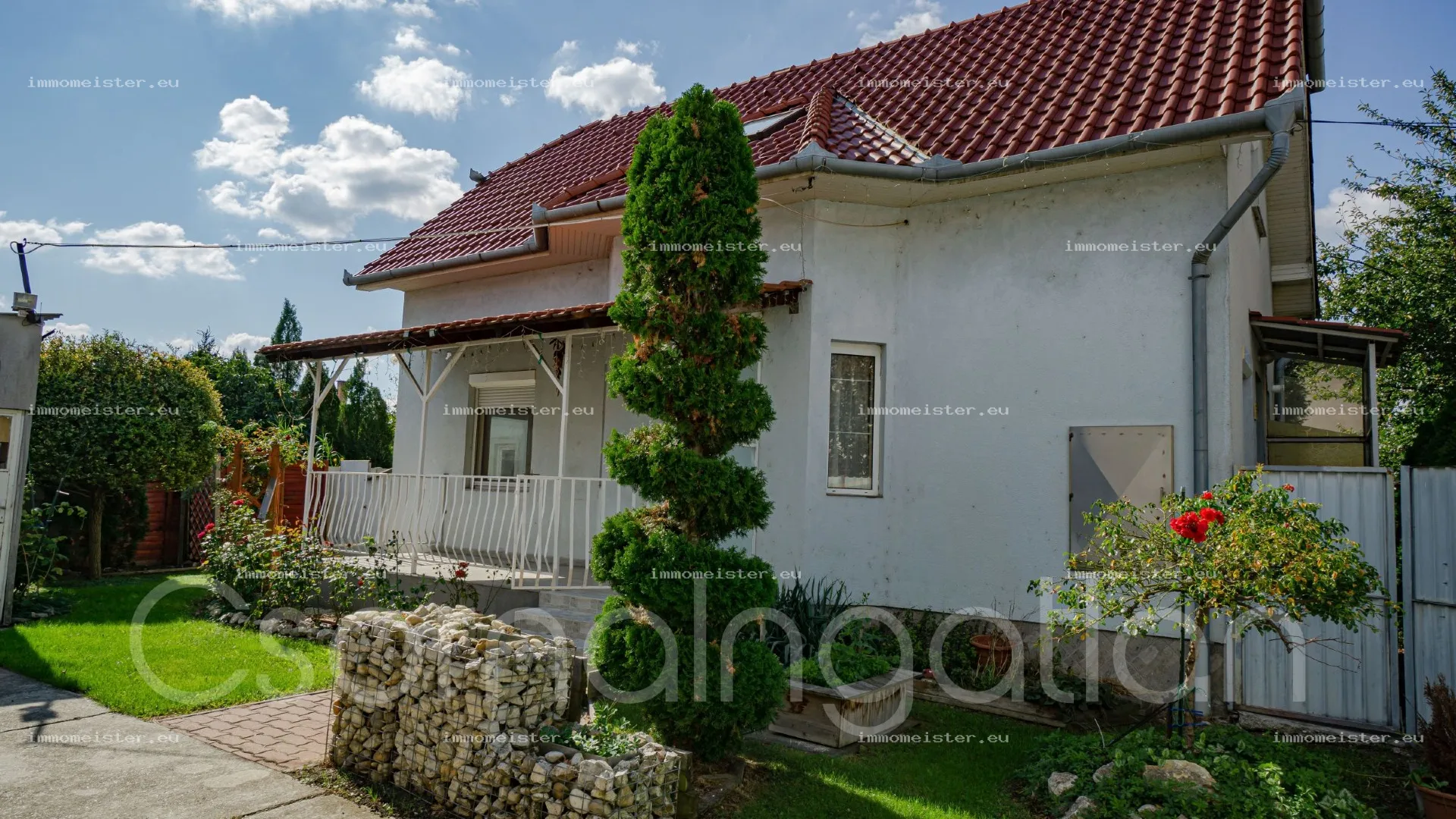 Csorna - Azonnal költözhető, 3 hálószoba + nappalis családi ház ELADÓ