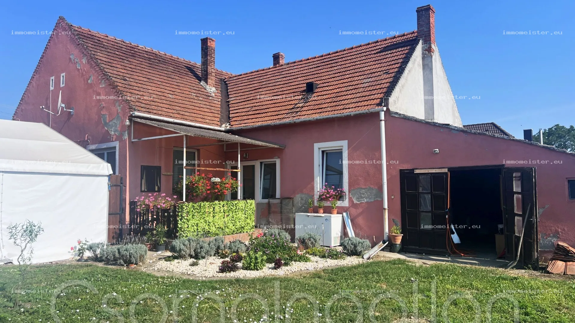 Bősárkány - két lakrészes ház eladó