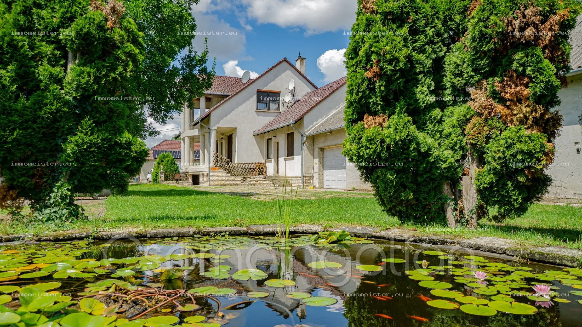 Babót - 1994-ben épült két lakrészes ház eladó