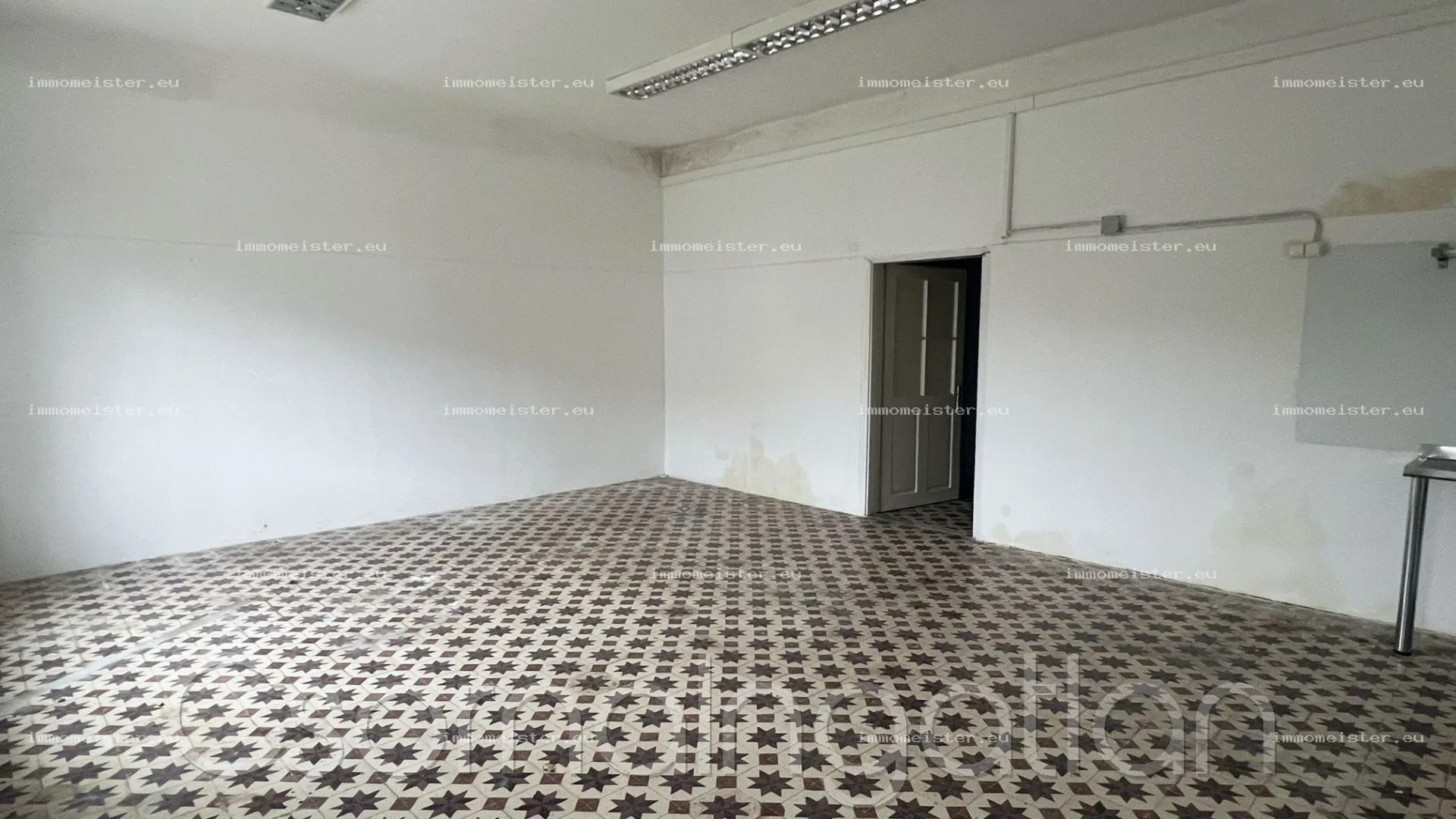 Kóny - üzlethelyiség kiadó