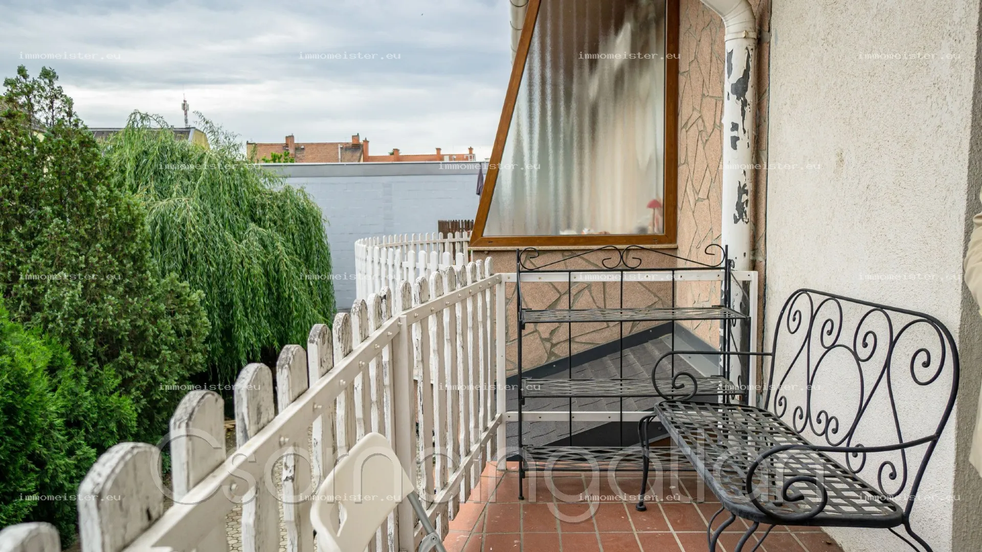 Csorna - központban 4 szobás lakás eladó