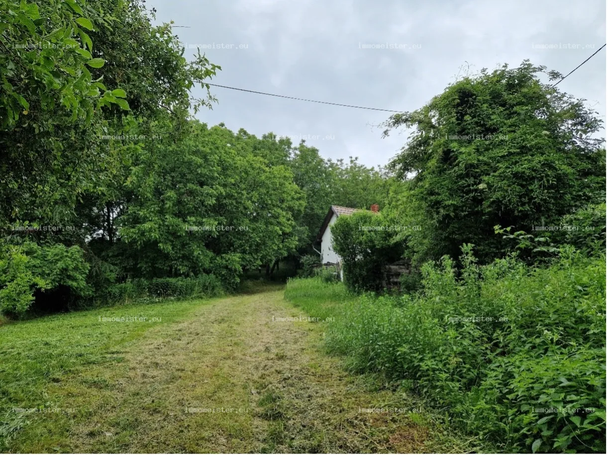 Eladó 6628 m2 zártkert, Zalacsány