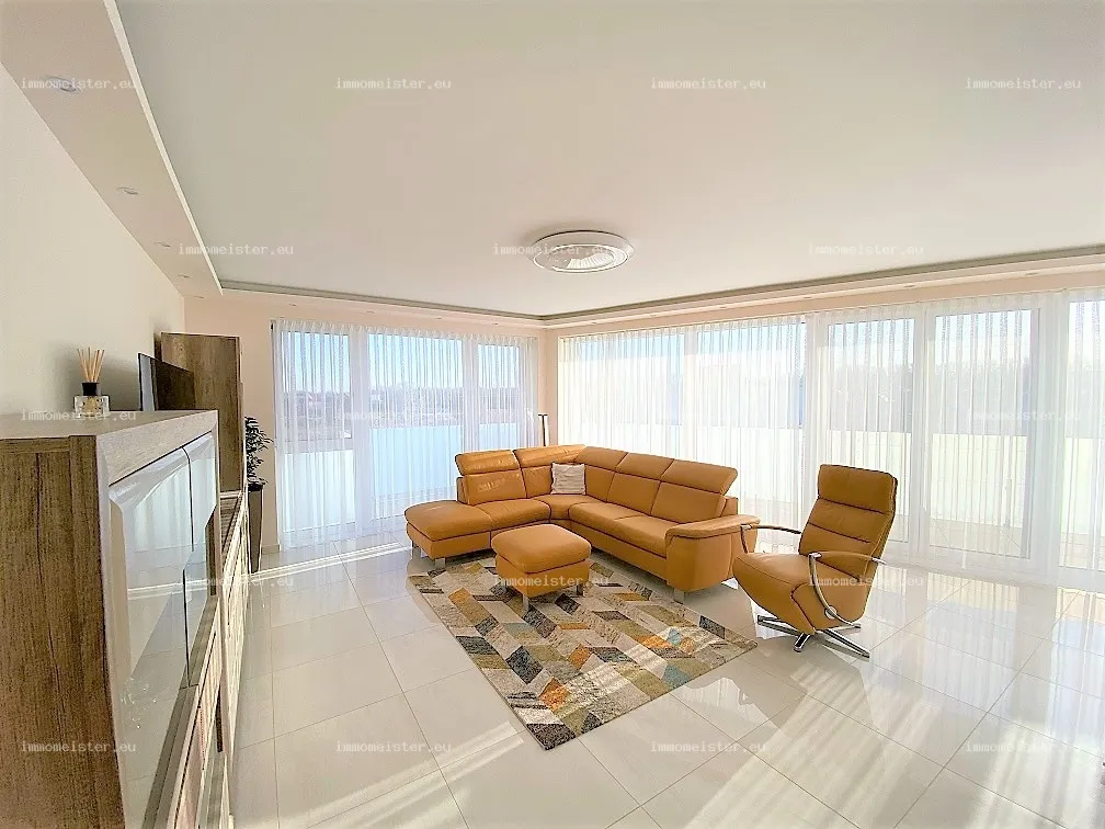 Kiadó 95 m2 tégla lakás, Győr