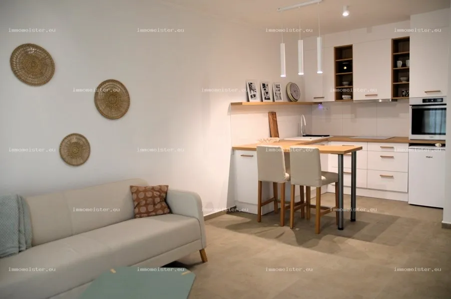 Eladó 42.50 m2 tégla lakás, Győr