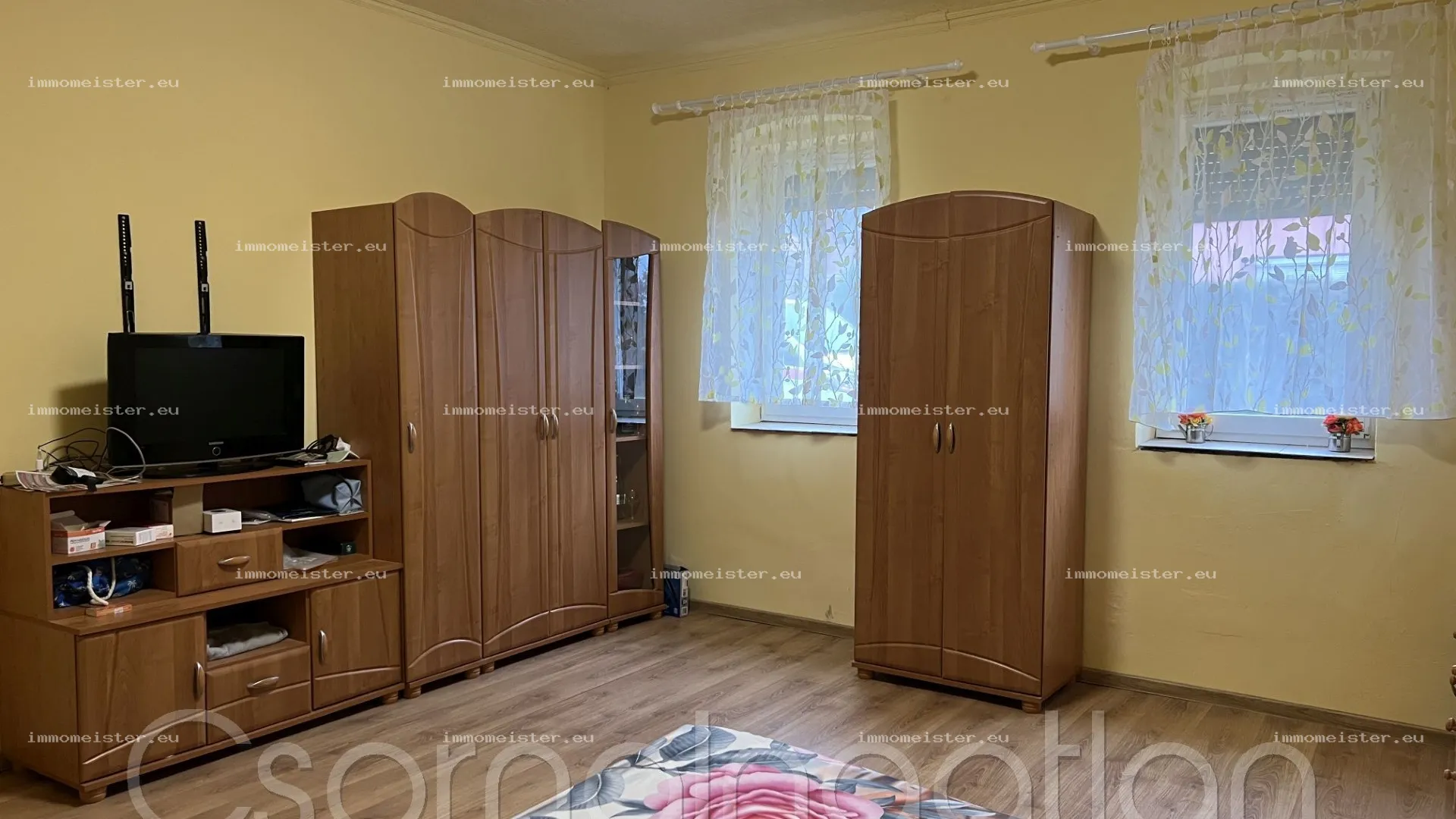 Haus zu Verkauf in Szil