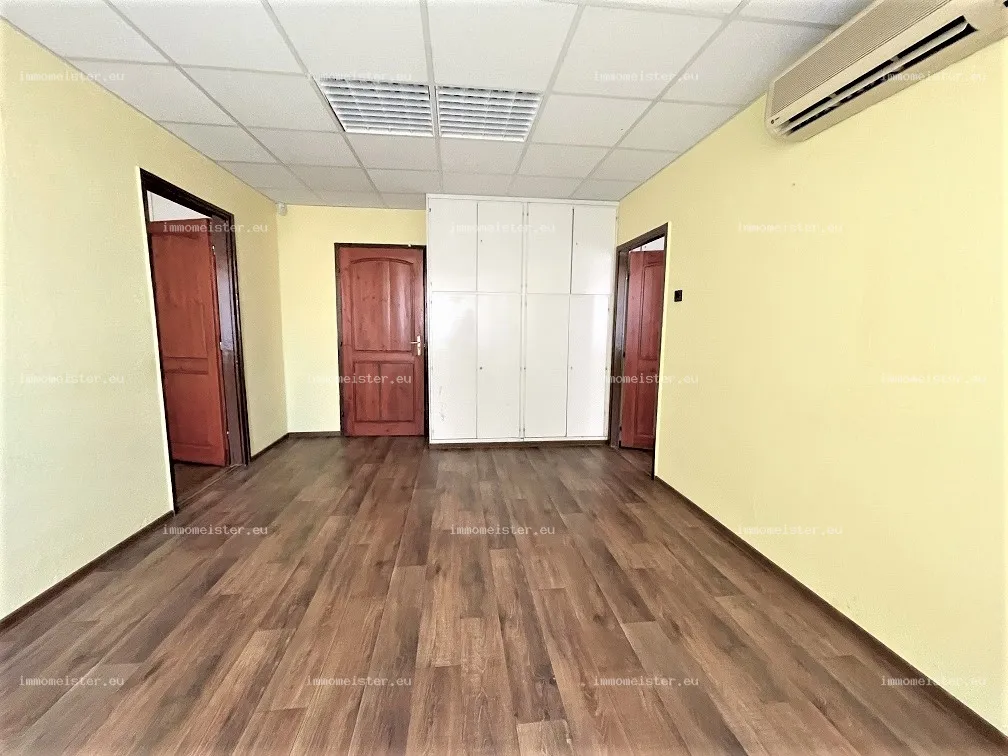 Kiadó 54 m2 iroda irodaházban, Győr