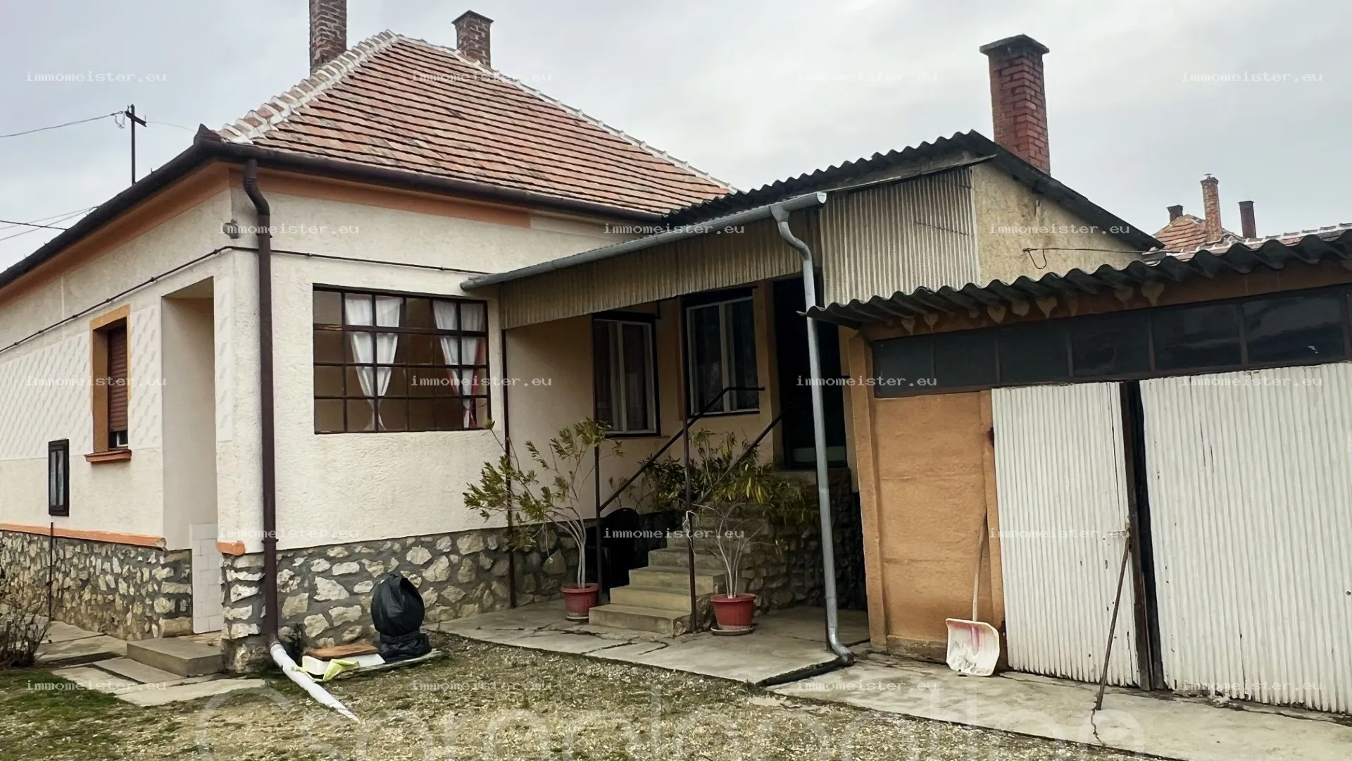 Kapuvár - összkomfortos 3 szobás ház eladó