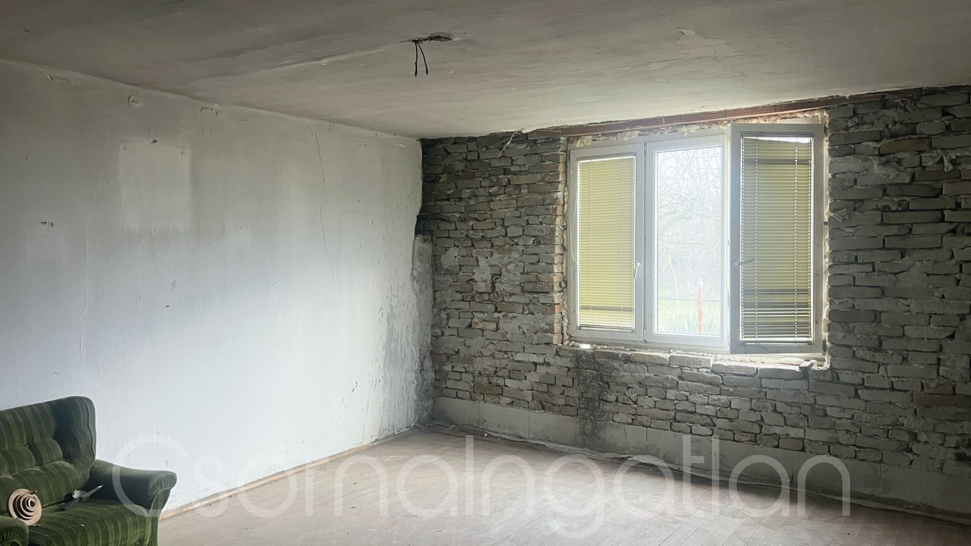 Mórichida - 83 m2-es parasztház jellegű ingatlan eladó