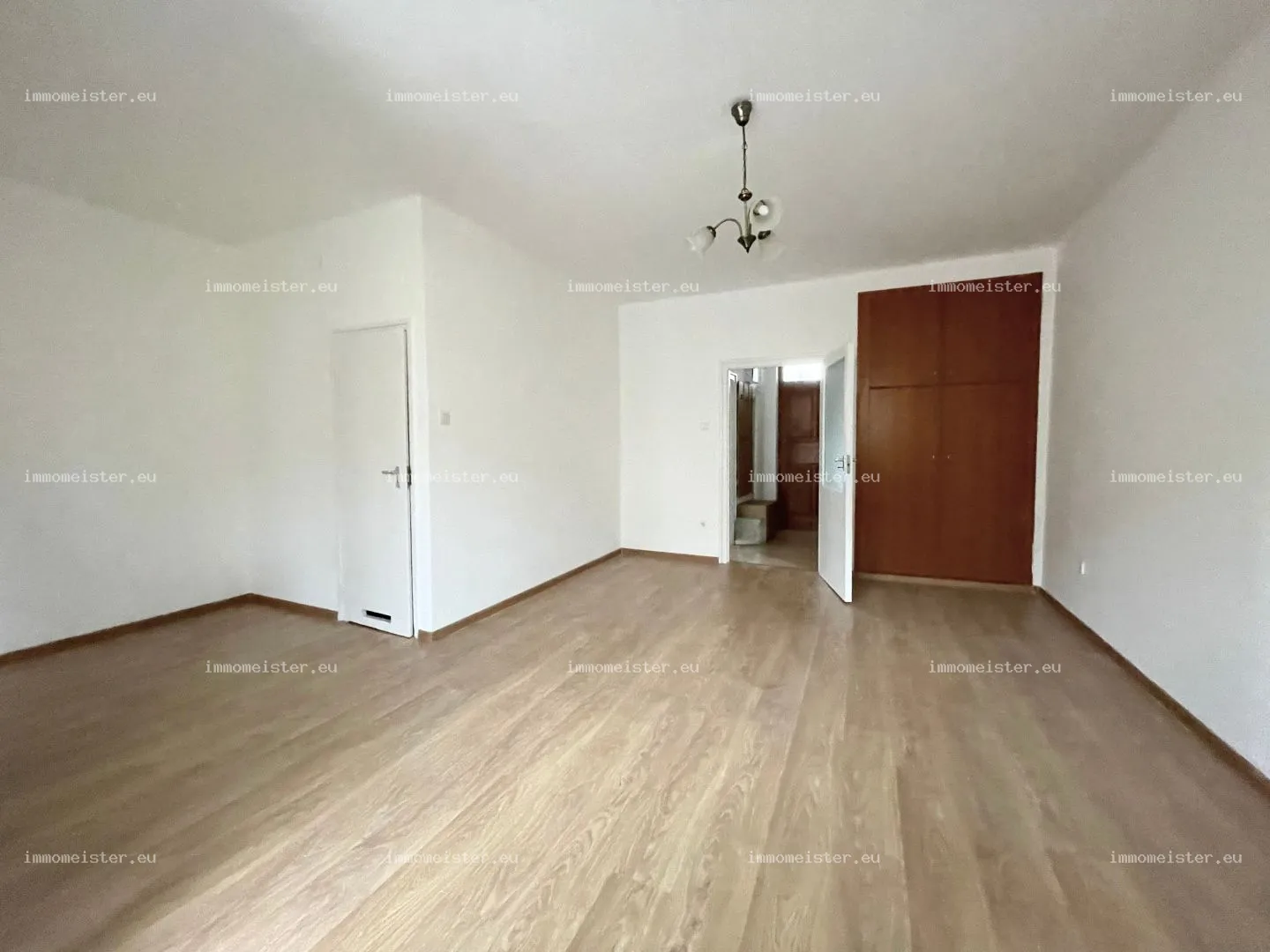Kiadó 46 m2 tégla lakás, Győr