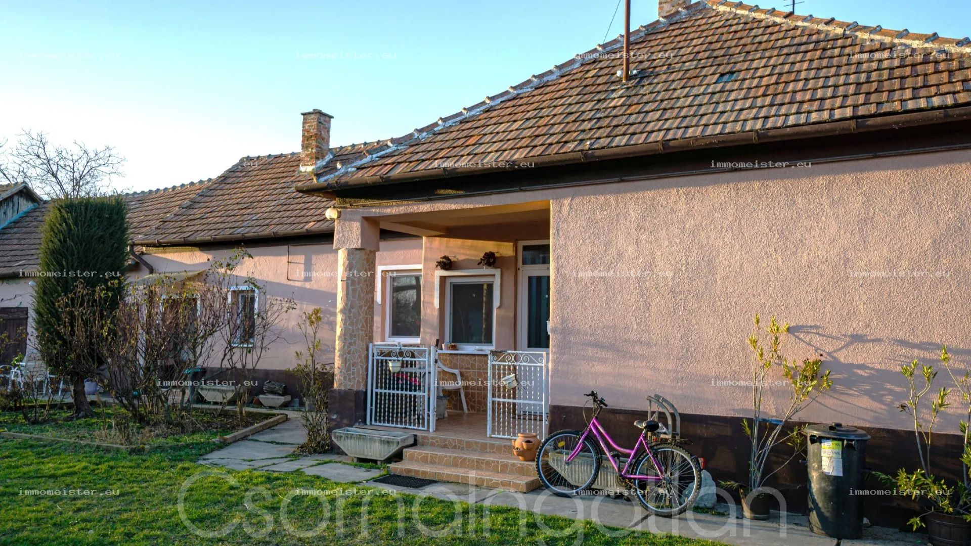 Szárföld - családi ház eladó 3 szoba + étkezővel 