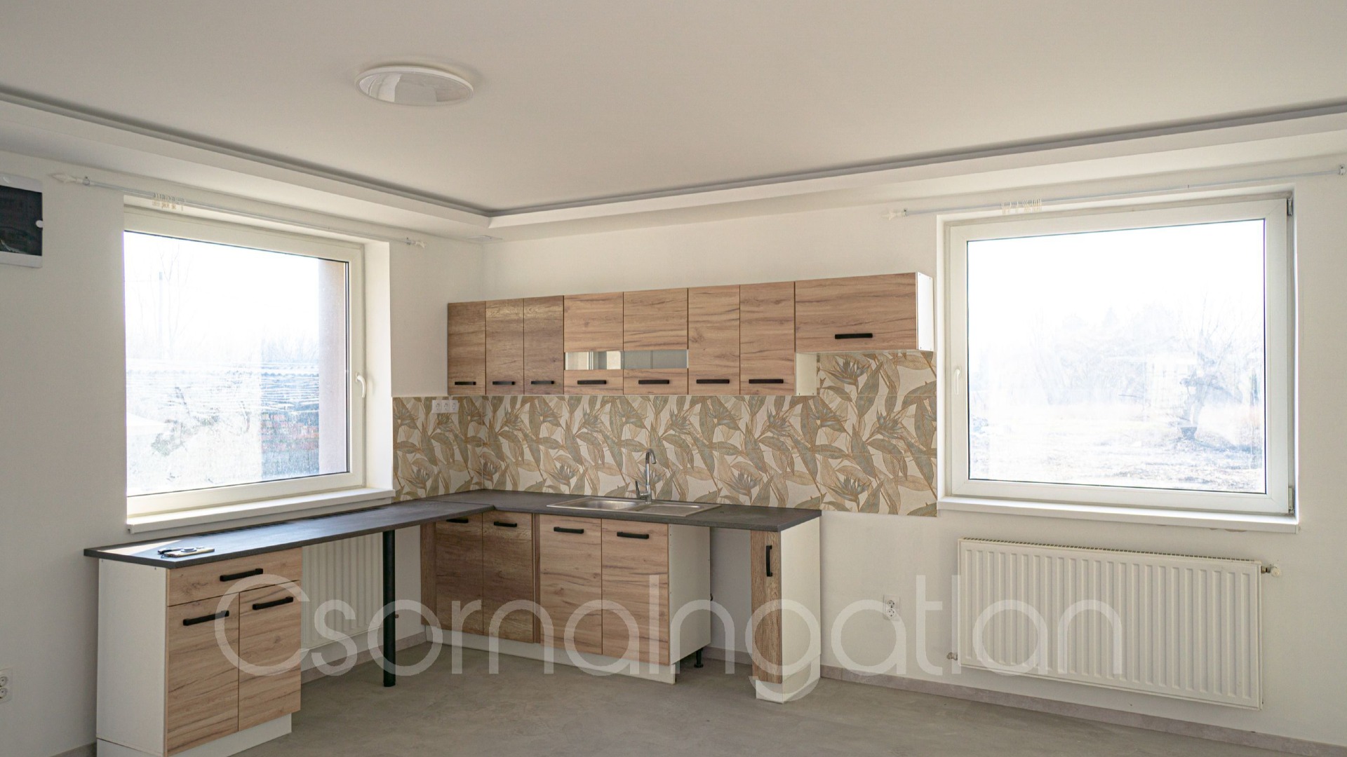 Csorna - teljes körűen felújított 3 szoba nappalis családi ház eladó