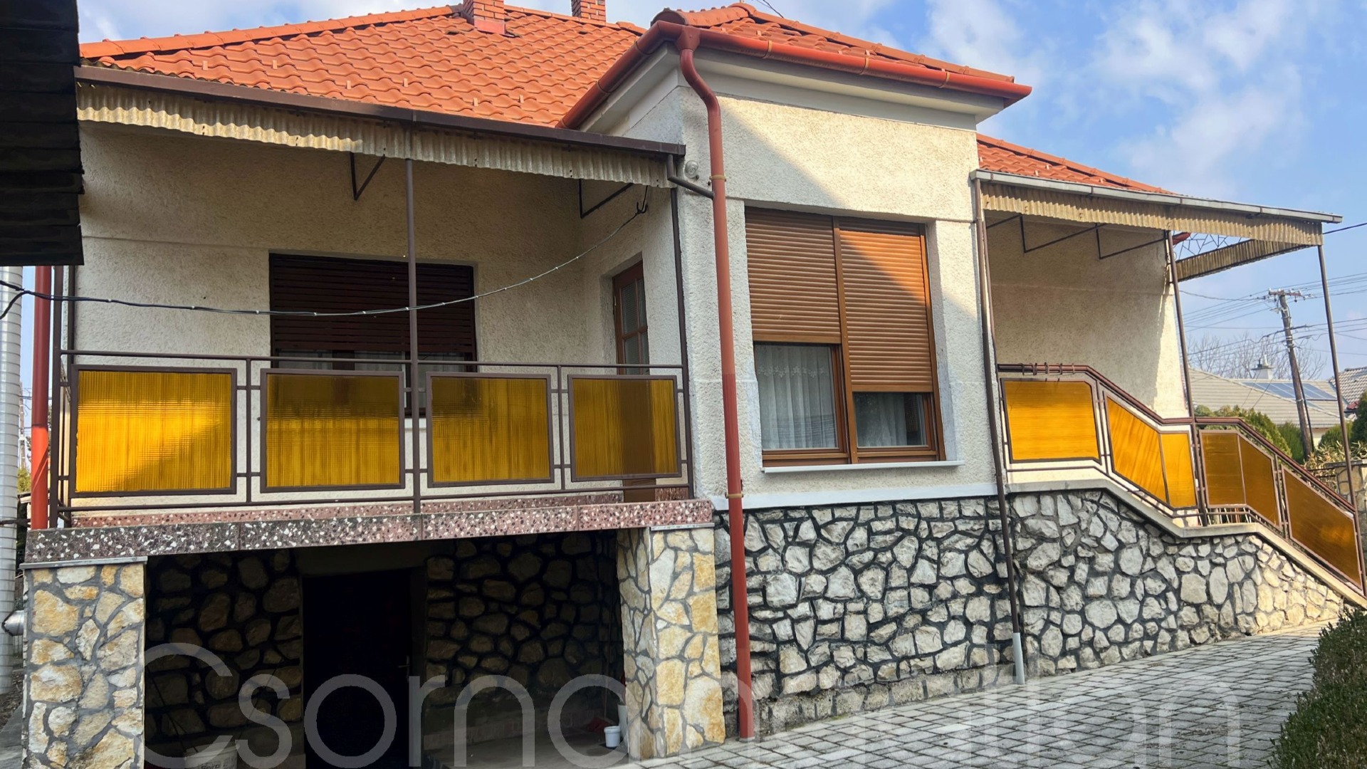 Kapuvár - magasföldszintes 3 szobás családi ház eladó