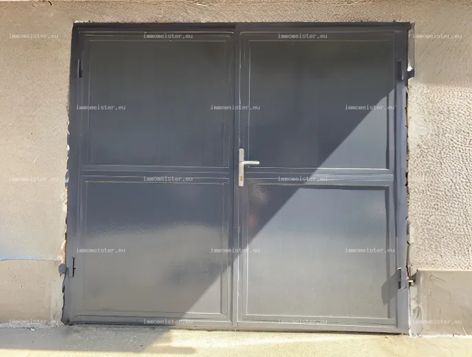 Eladó 18 m2 egyedi garázs, Győr