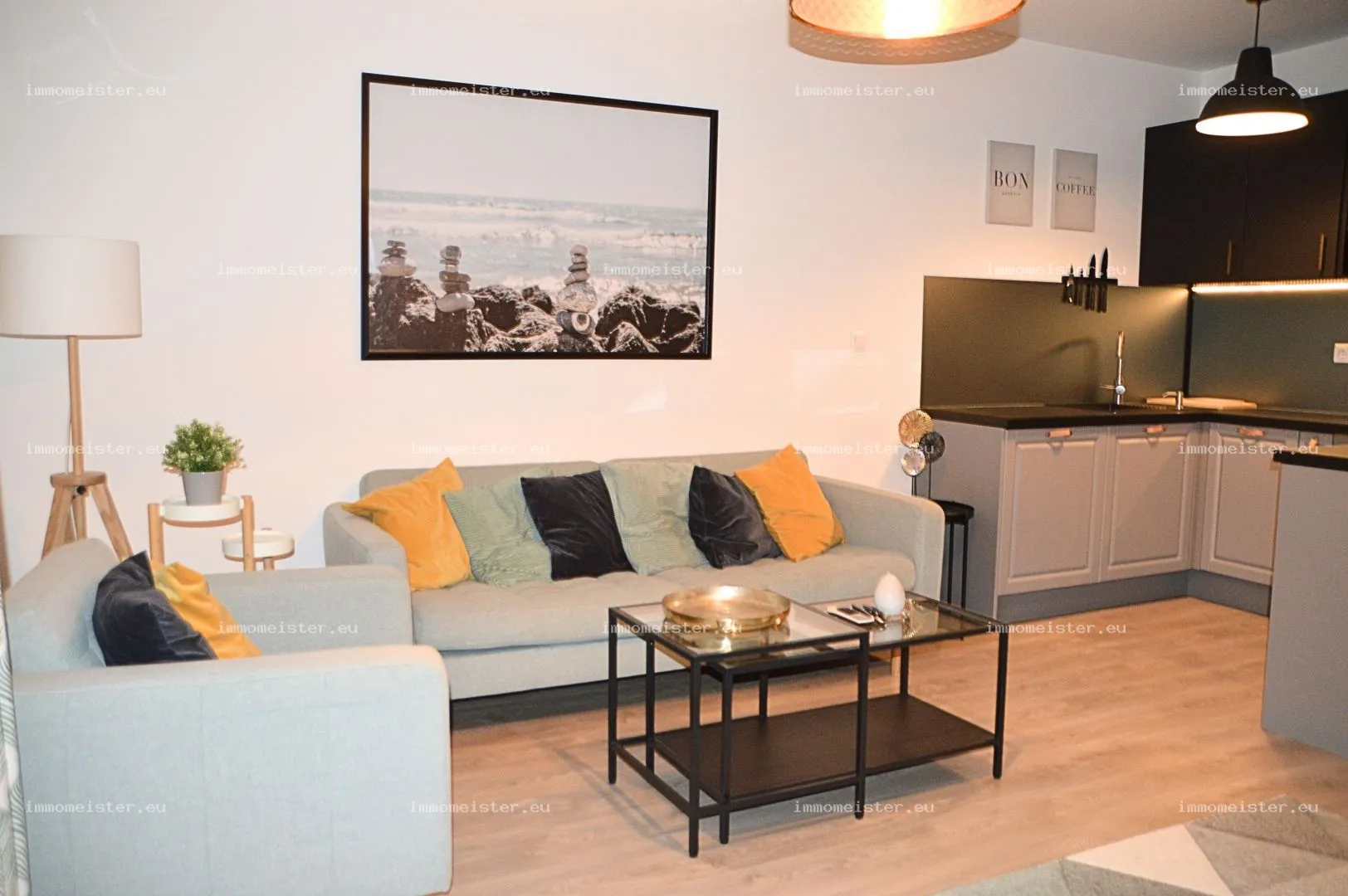 Kiadó 42 m2 tégla lakás, Győr