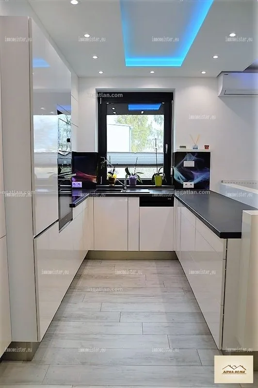 Kiadó 90 m2 tégla lakás, Győr