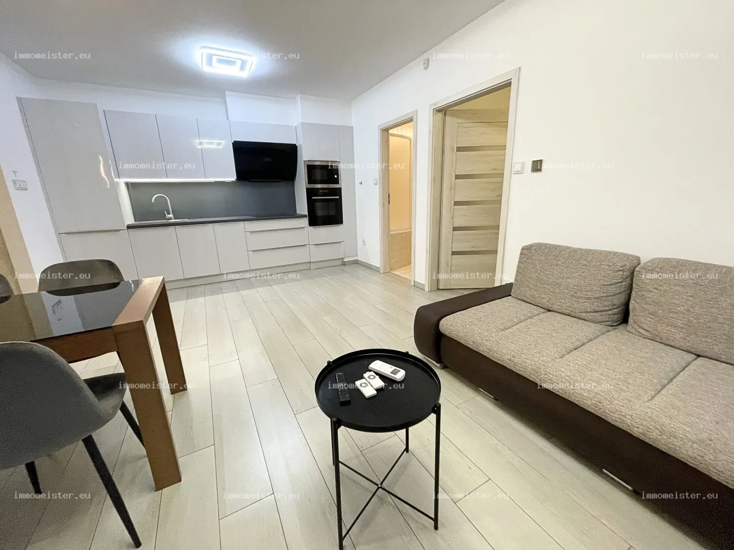 Kiadó 56 m2 tégla lakás, Győr