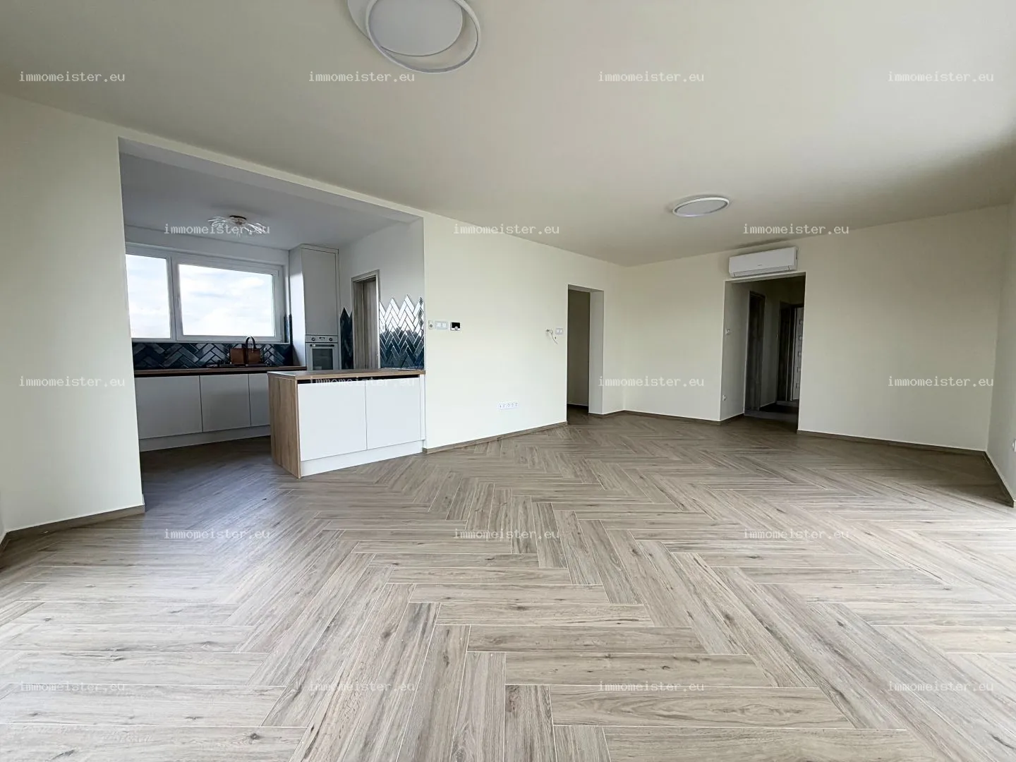 Eladó 110 m2 családi ház, Győrújbarát