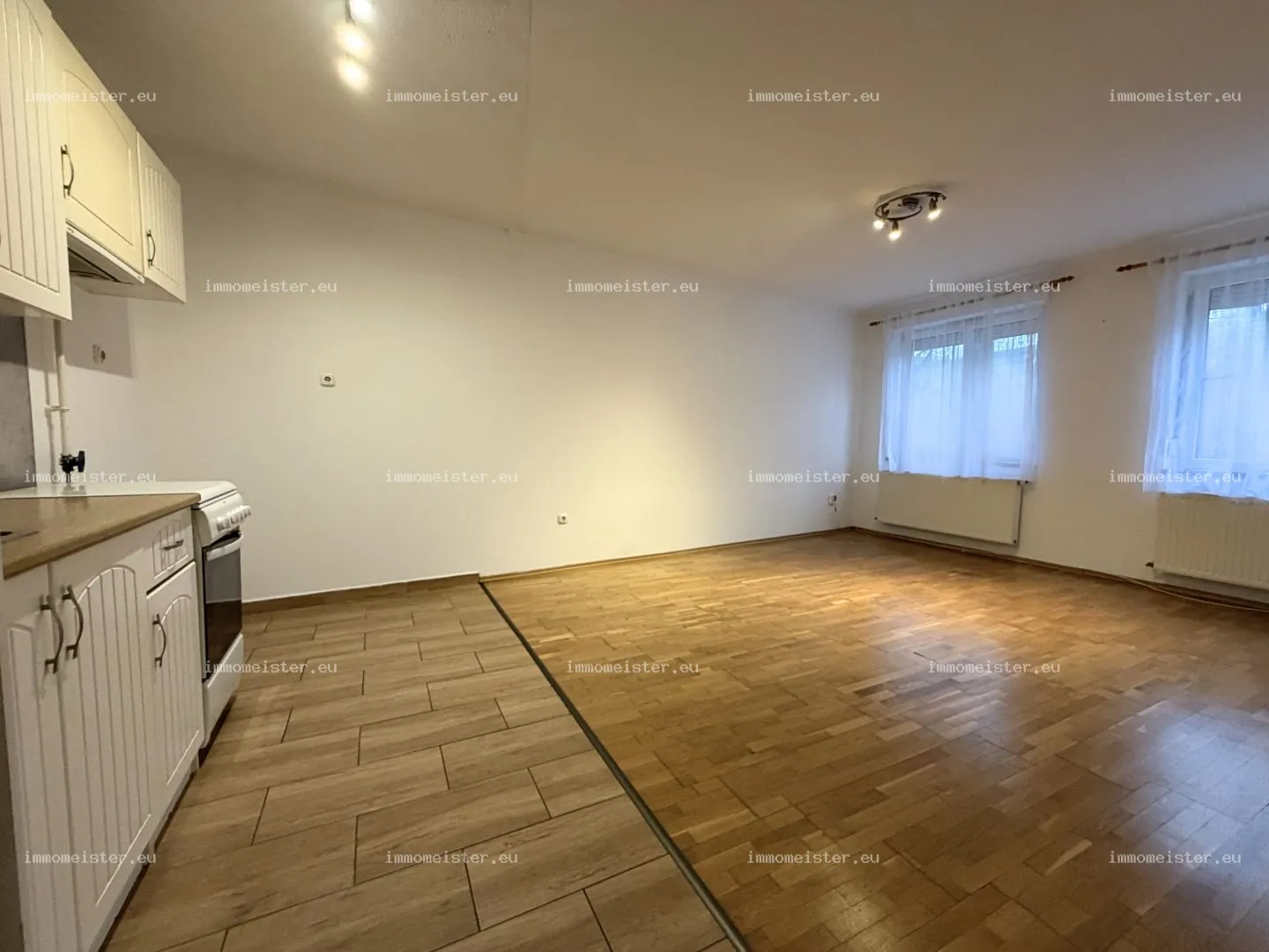 Kiadó 42 m2 tégla lakás, Győr