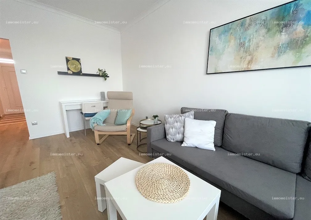 Kiadó 42 m2 tégla lakás, Győr