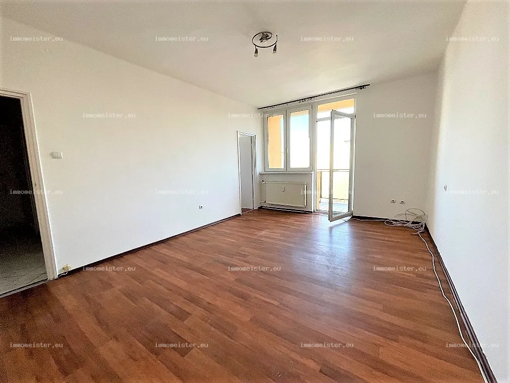 Kiadó 47 m2 tégla lakás, Győr