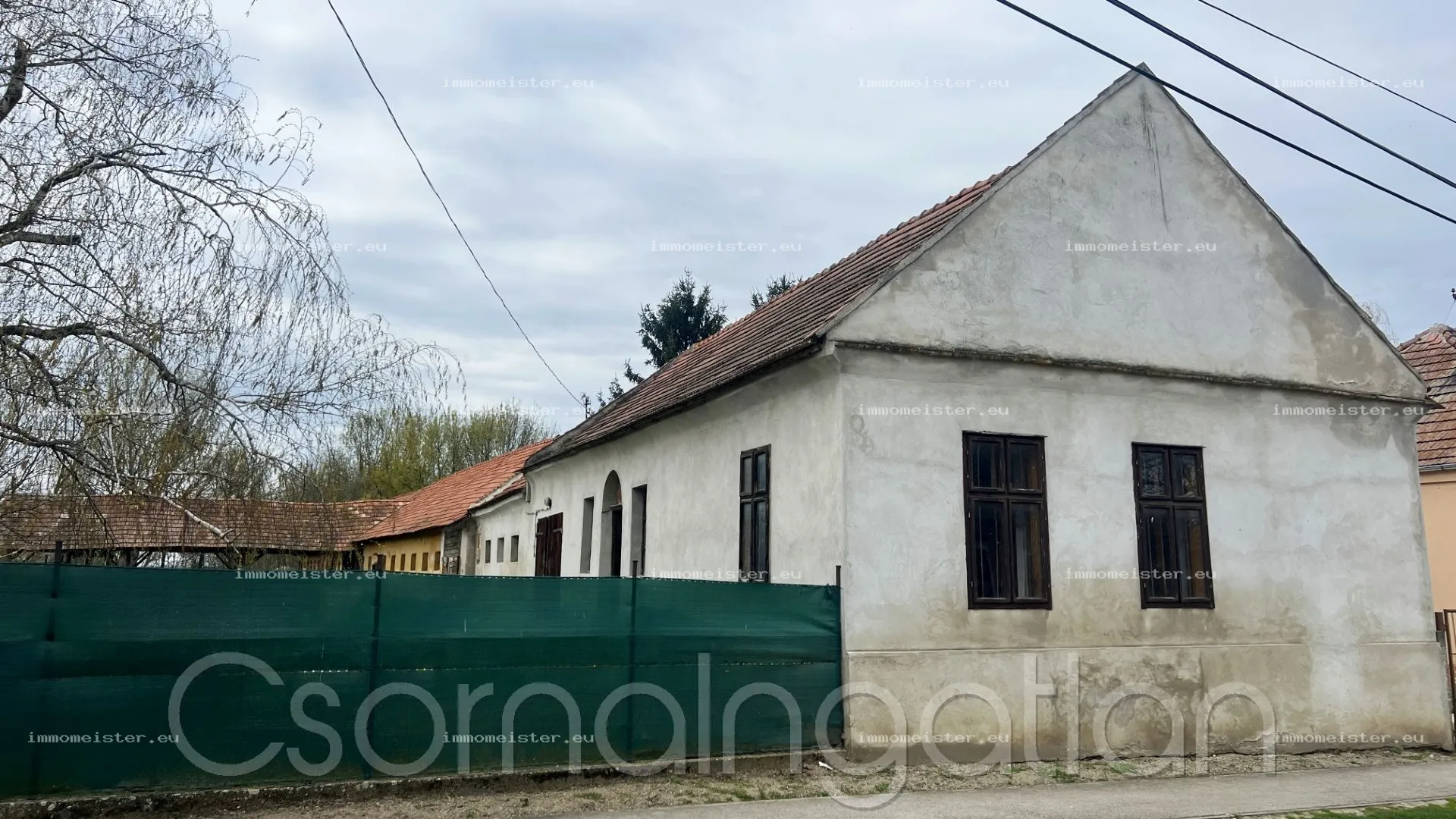 Potyond - lakóház nagy telken  gazdasági épületekkel eladó