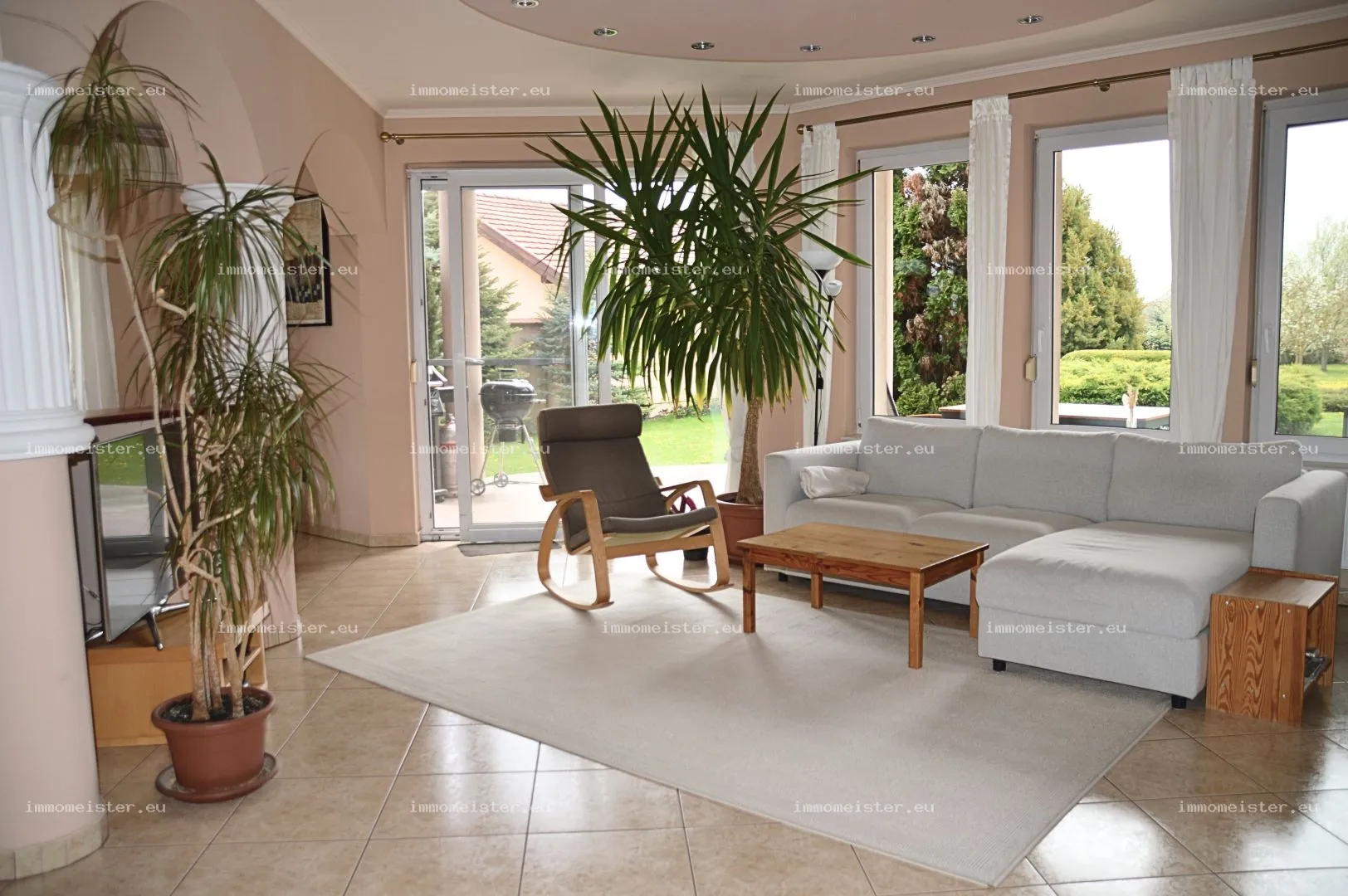 Kiadó 190 m2 családi ház, Győrújfalu