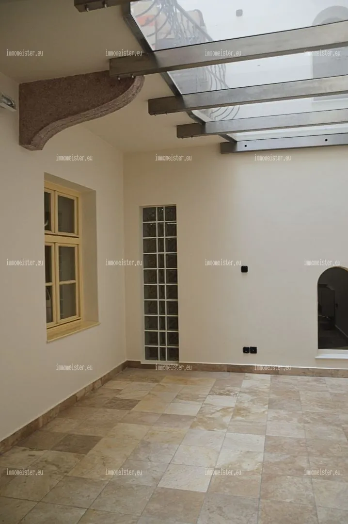 Kiadó 65 m2 iroda irodaházban, Győr