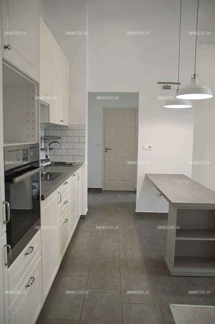 Eladó 62 m2 tégla lakás, Győr