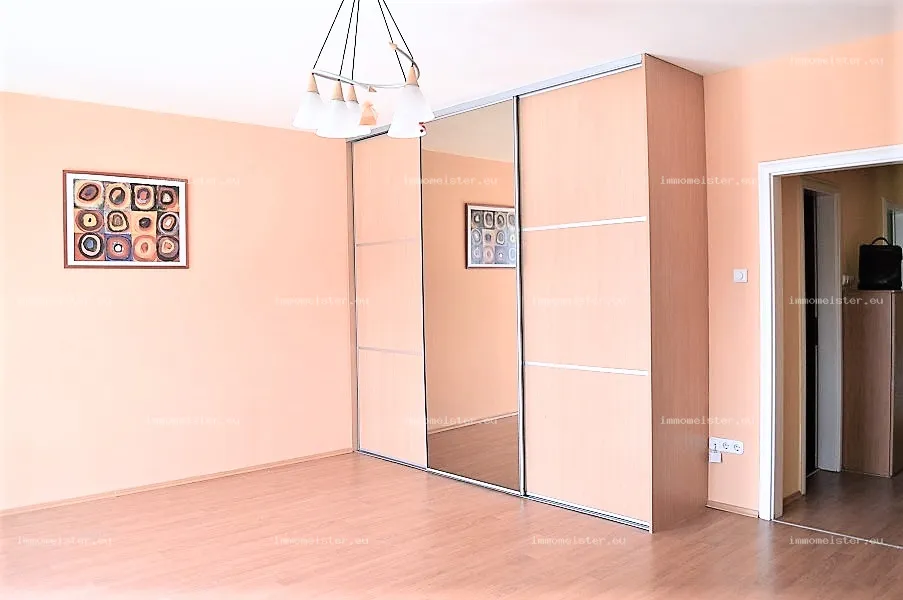 Kiadó 65 m2 tégla lakás, Győr