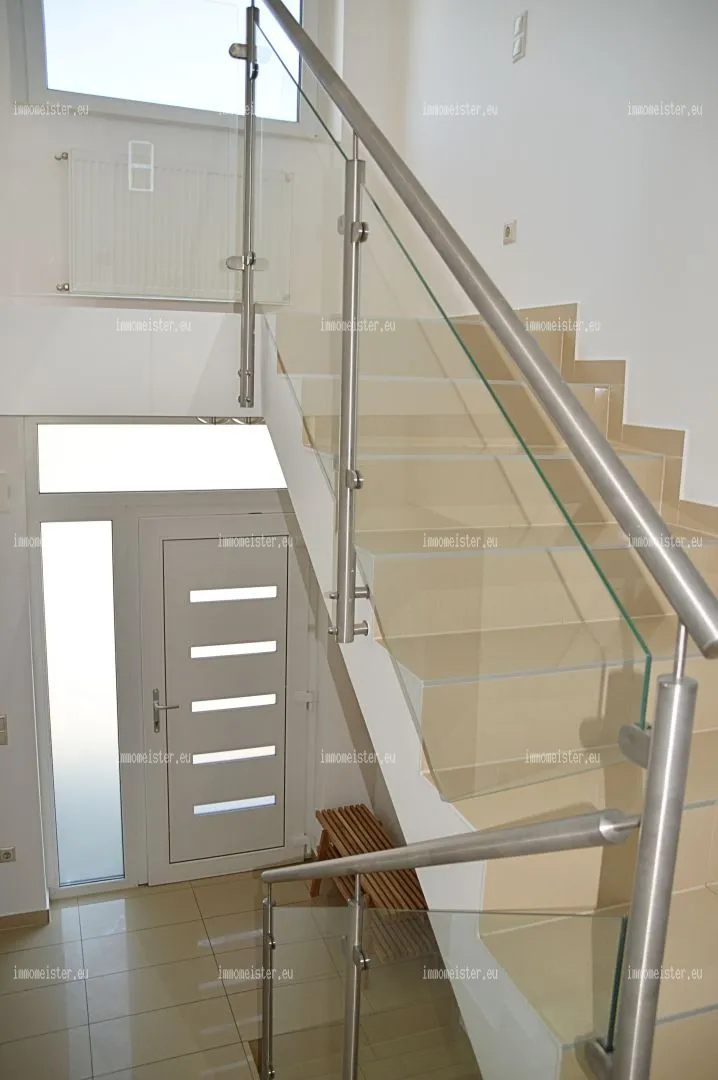 Kiadó 130 m2 ikerház, Győr