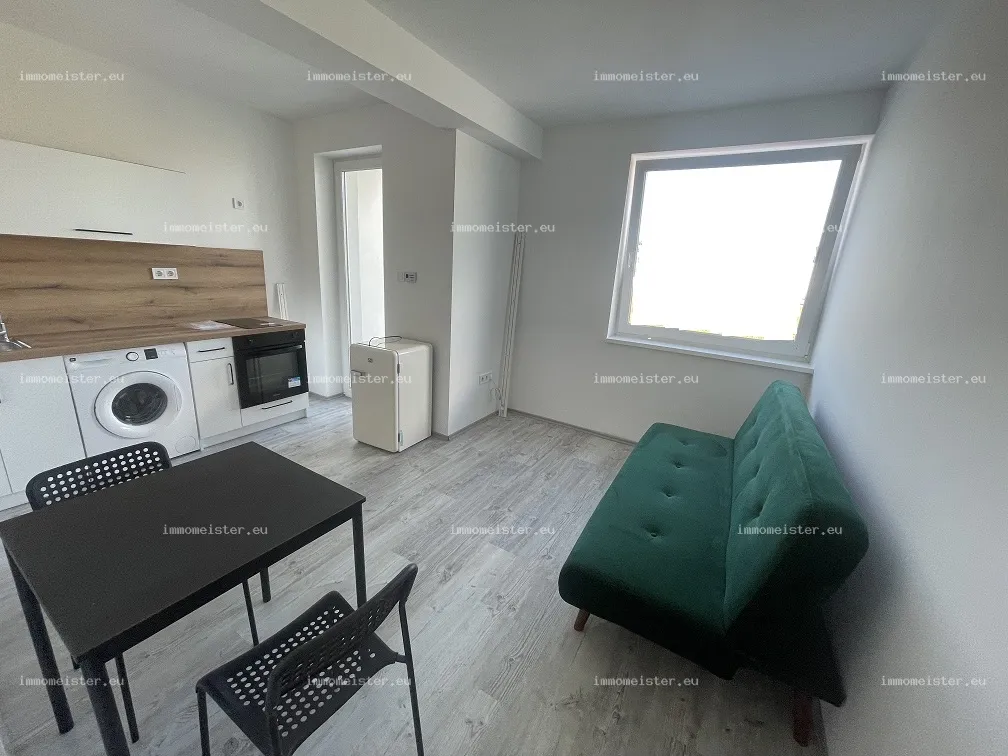 Kiadó 35 m2 tégla lakás, Győr