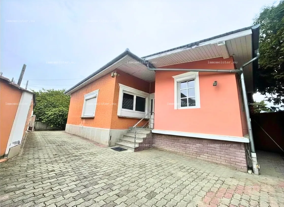 Kiadó 95 m2 üzlethelyiség, Győr