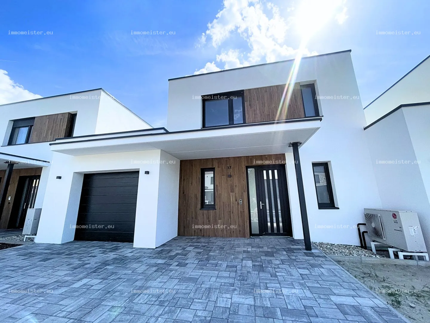 Eladó 130 m2 sorház, Győr