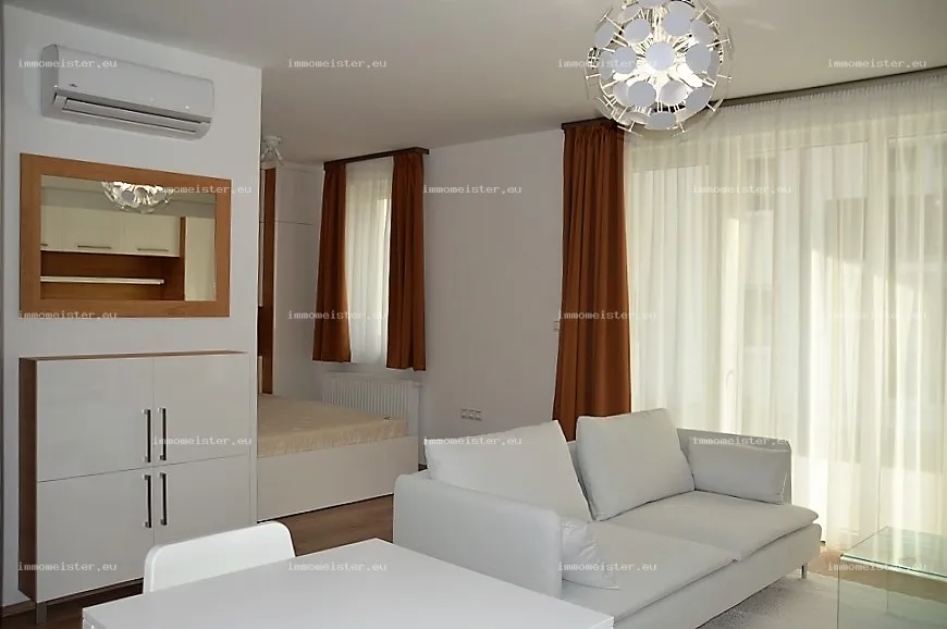 Kiadó 37 m2 tégla lakás, Győr