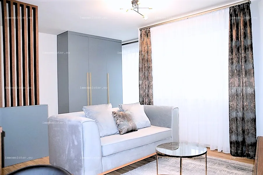Kiadó 37 m2 tégla lakás, Győr